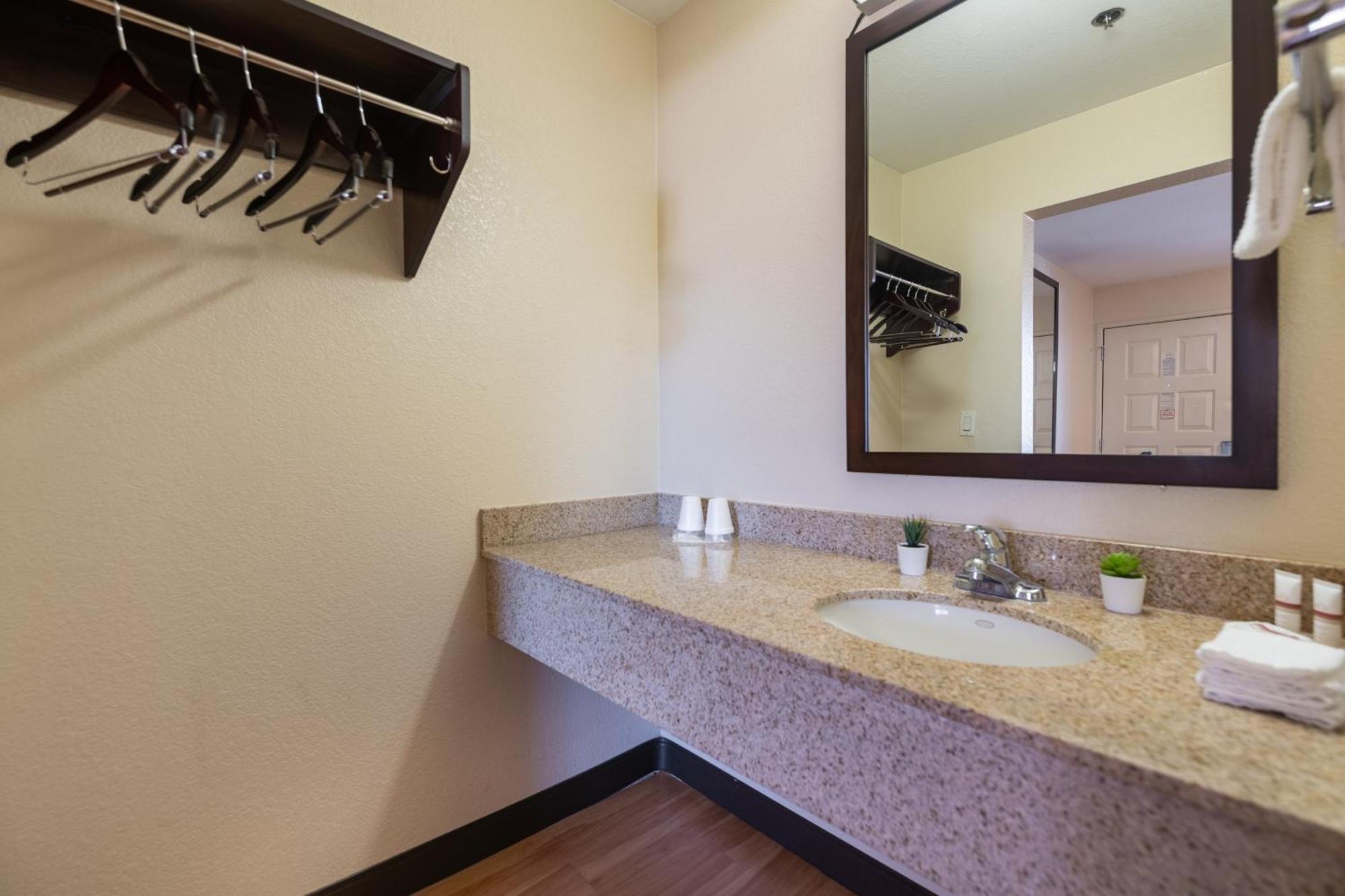 North Highlands Sacramento Inn & Suites מראה חיצוני תמונה